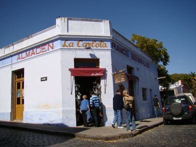 Almacén La Carlota en Colonia del Sacramento